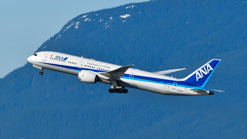 ANA apresenta nova classe executiva com cabines privativas e assentos-cama em seus Boeing 787-9