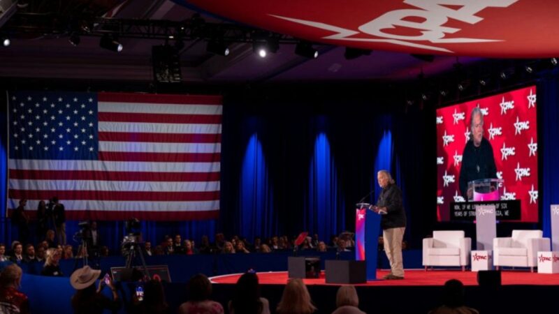 Divisões Marcam CPAC 2026 com Ausência de Trump em Evento Conservador no Texas