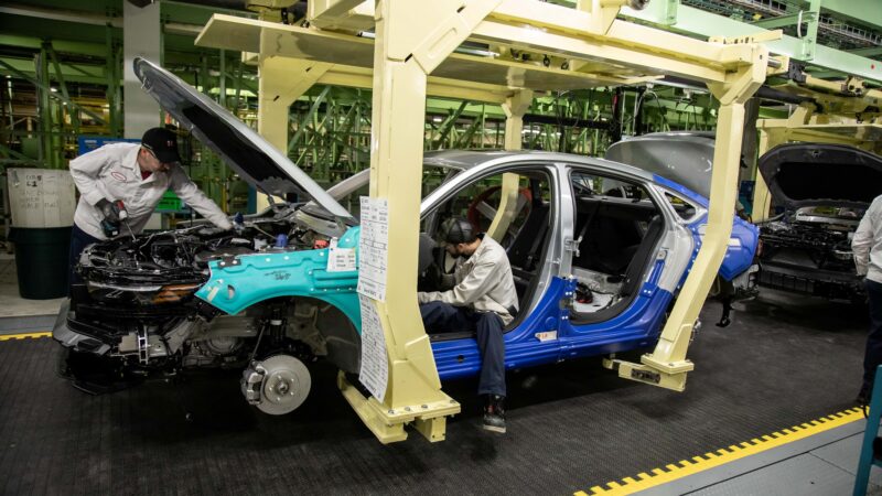 Honda registra prejuízo bilionário e executivos cortam até 30% dos salários