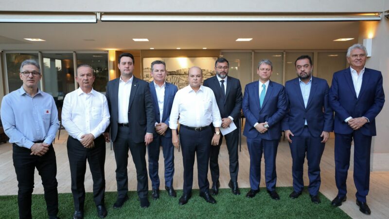 Zema ganha espaço no PSD após desistência de Ratinho Junior e pode disputar Presidência