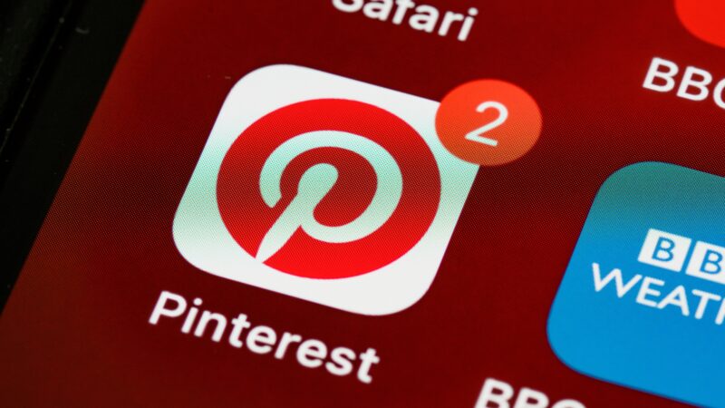 CEO do Pinterest defende limite de idade para uso de redes sociais: 16 anos