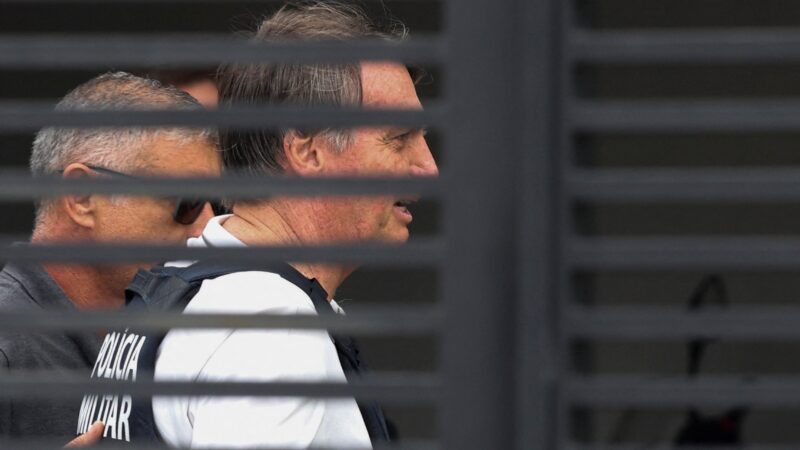 Defesa de Bolsonaro solicita ao STF autorização para cirurgia no ombro