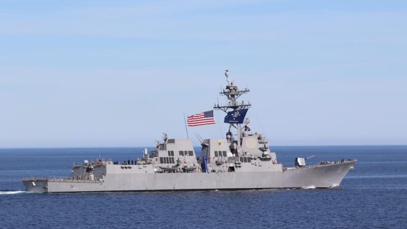 Irã denuncia ação dos EUA contra navio e anuncia resposta militar