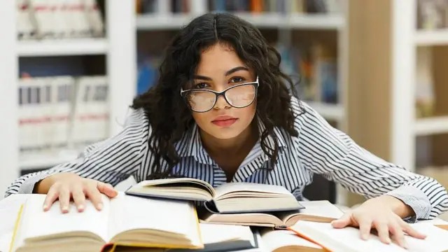 Por que estudar por horas a fio pode não aumentar seu aprendizado, segundo especialista