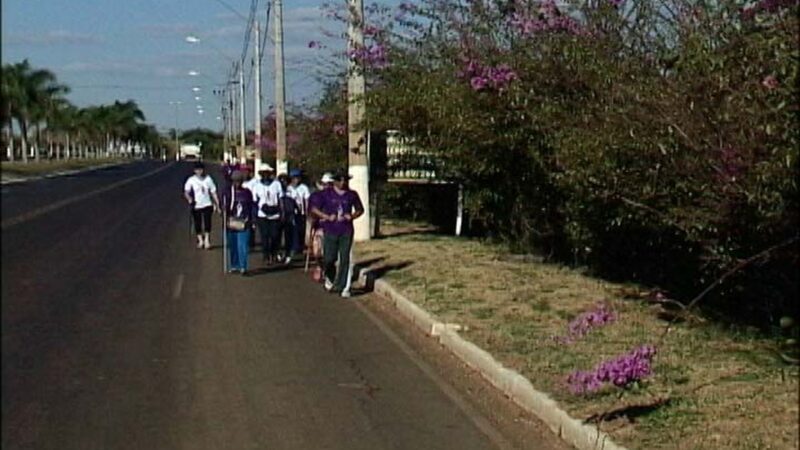 Barracas de apoio a romeiros começam a operar na BR-365 em Patos de Minas