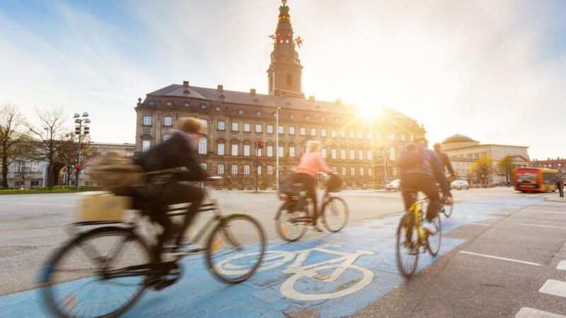 Como países estão enfrentando o turismo excessivo com estratégias inovadoras