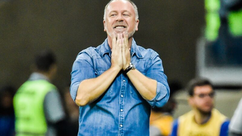 Mano Menezes e o ‘portunhol’: técnico do Peru fala espanhol com sotaque brasileiro