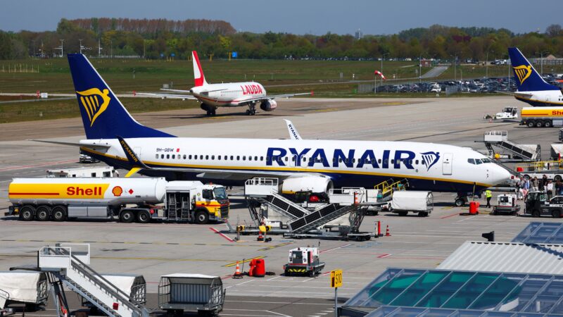 Ministro espanhol alerta para alta nos preços das passagens aéreas devido à crise no Oriente Médio