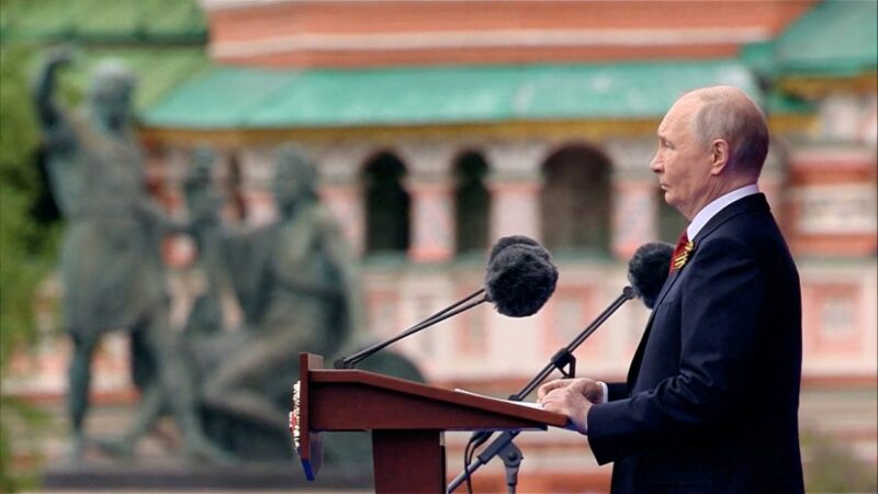 Putin defende invasão à Ucrânia e critica OTAN em cerimônia reduzida do Dia da Vitória