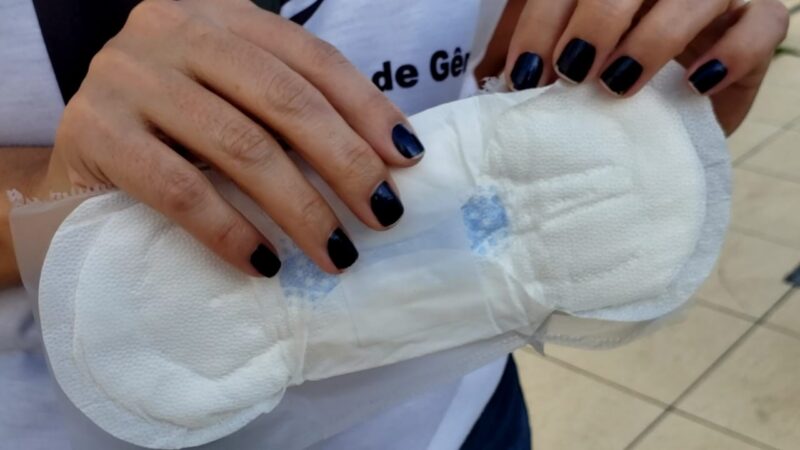 40% das estudantes brasileiras faltam às aulas por dor menstrual, revela estudo