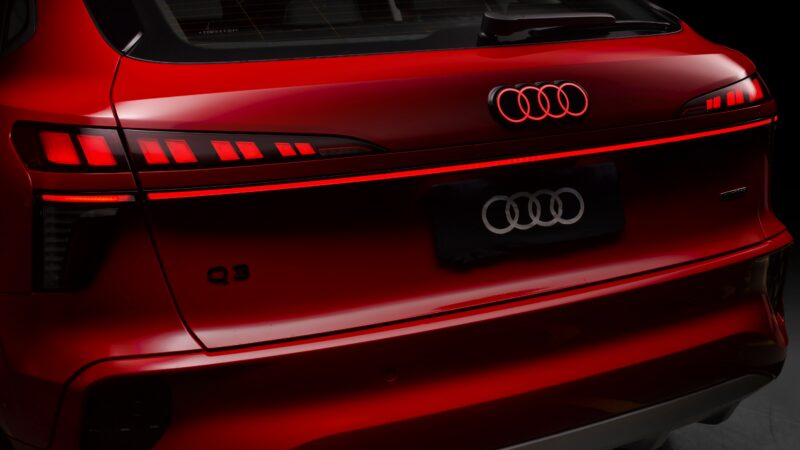 Audi Q3 2026 chega ao Brasil com motor potente e design renovado, mas fica atrás em tecnologia