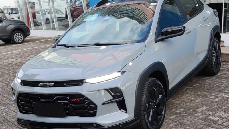 Chevrolet Sonic chega ao mercado com preço competitivo e desempenho ágil