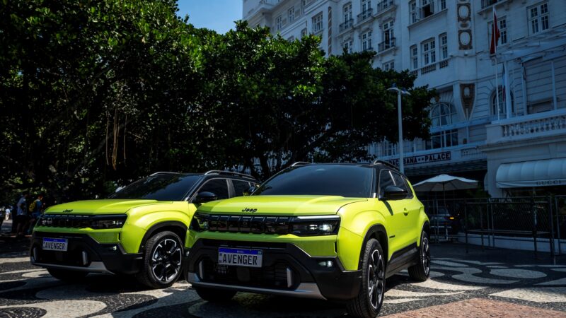 Jeep Avenger estreia no Rio com design renovado antes do lançamento em 2026