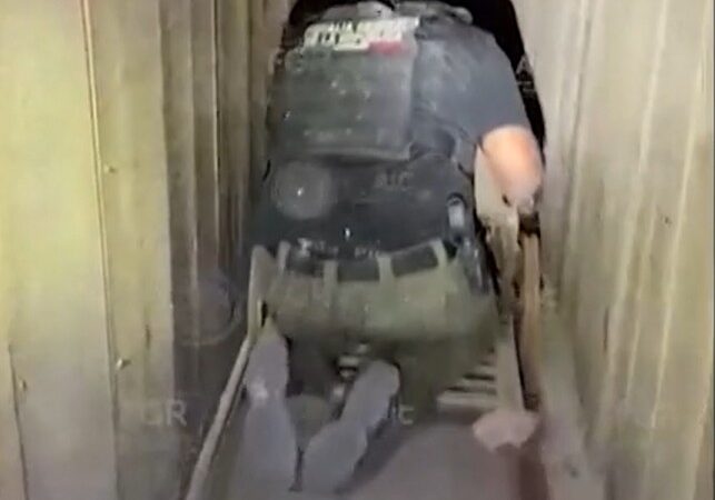 Túnel subterrâneo com trilhos é encontrado entre Tijuana e San Diego na fronteira EUA-México