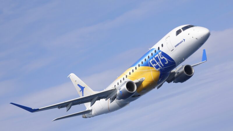 Embraer fecha venda de dois jatos para Japão e avança em projeto militar com míssil para C-390