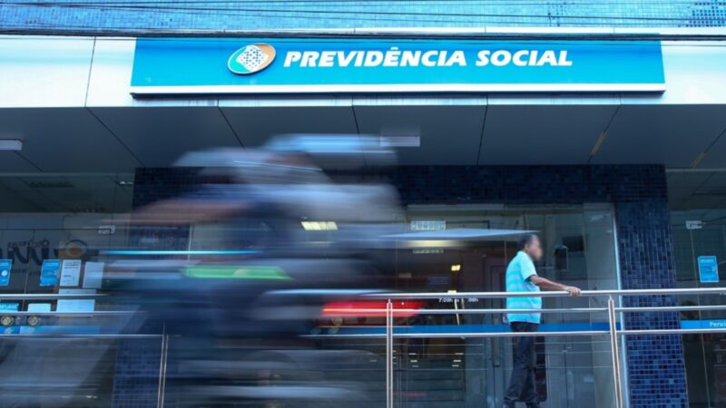Fila de pedidos no INSS cai para 1,8 milhão, menor nível em quase dois anos