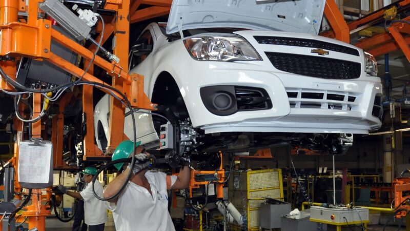 General Motors anuncia R$ 3,5 bilhões para modernizar fábricas e ampliar linha híbrida no Brasil
