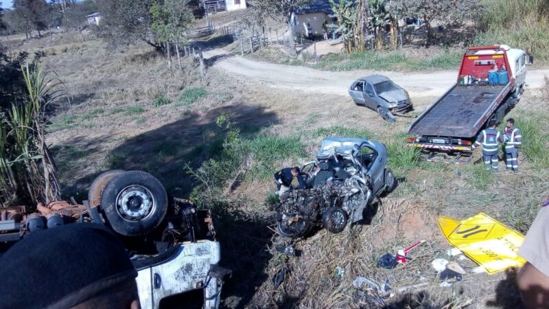 Acidente na BR-262 em Nova Serrana deixa três policiais mortos e vários feridos