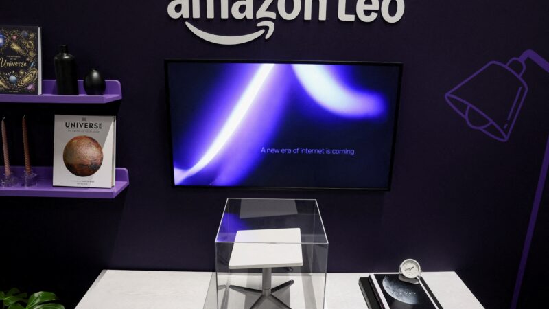 Amazon planeja lançar mais de 5 mil satélites para conectar celulares diretamente via espaço