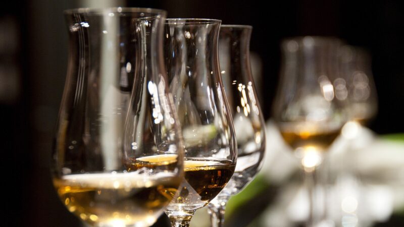 Como parar de beber após os 60 anos: erros comuns e estratégias para vencer o vício