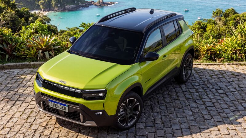 Jeep apresenta Avenger, seu novo SUV compacto híbrido produzido no Brasil
