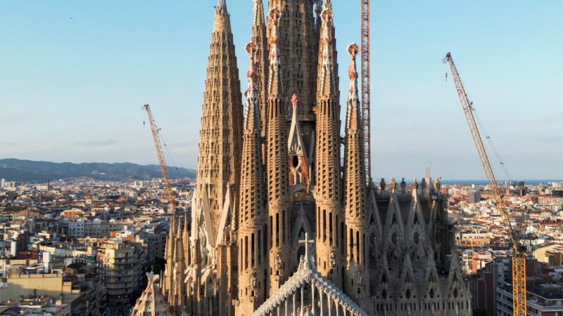 Papa Leão XIV celebra missa na Sagrada Família, igreja mais alta do mundo após 140 anos de obras