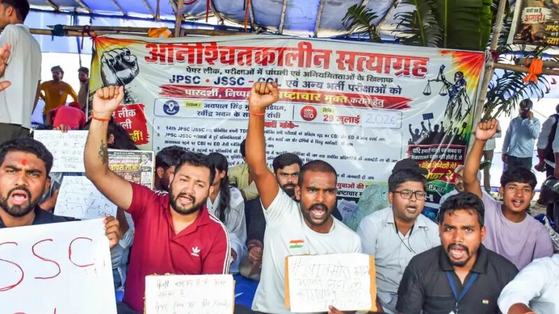 Protestos em Jharkhand pedem investigação e cancelamento de concursos públicos na Índia