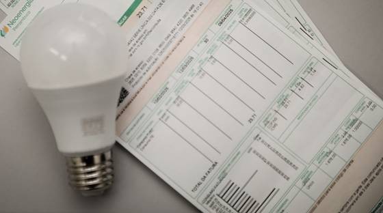 Aneel anuncia bandeira verde para conta de luz em outubro, sem cobrança extra