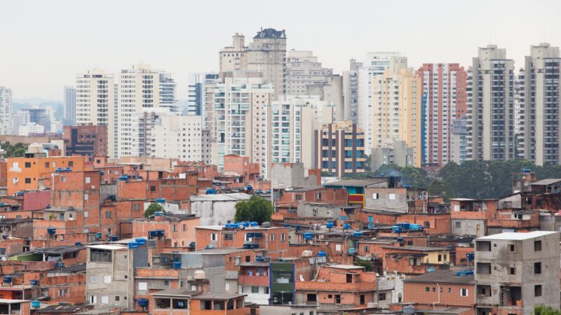 Estudo da Oxfam revela concentração de renda e poder no topo da sociedade brasileira