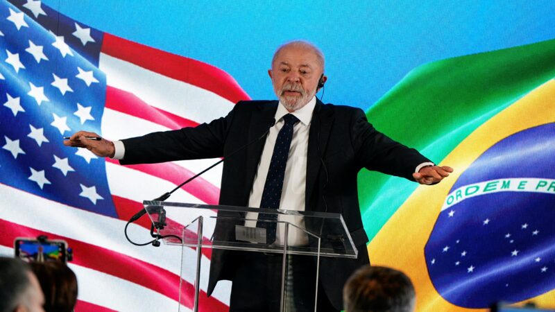 Lula afirma a Trump que Brasil rejeita qualquer interferência nas eleições