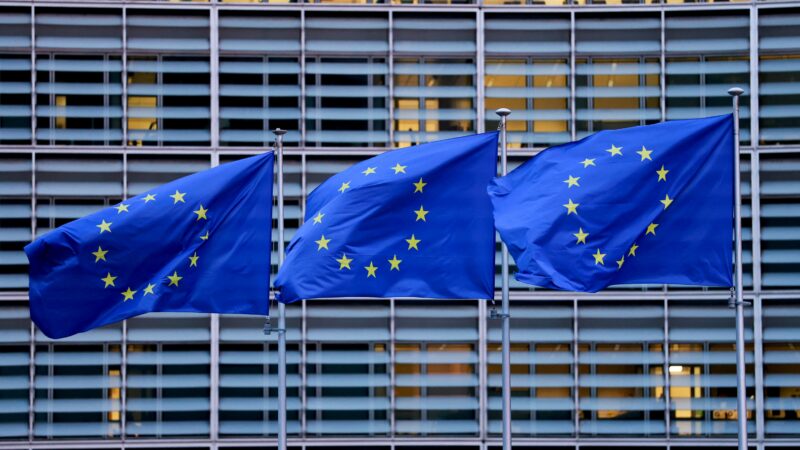 União Europeia propõe regras rígidas para crianças em redes sociais e tecnologia digital