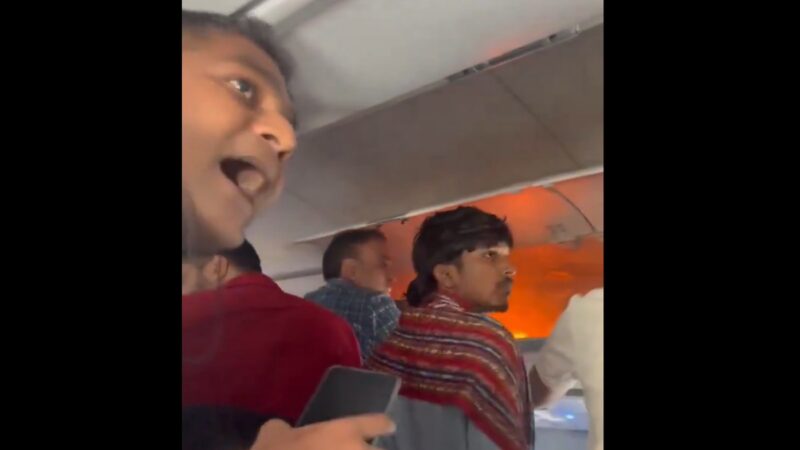 Carregador portátil pega fogo em voo na Índia e avião faz pouso de emergência em Hyderabad