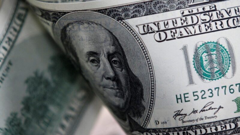 Ibovespa ultrapassa 206 mil pontos pela primeira vez com otimismo eleitoral; dólar cai abaixo de R$ 5