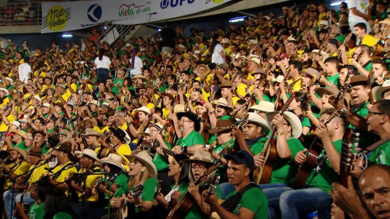 Maior orquestra de viola do mundo é registrada em Uberlândia com mais de 600 músicos